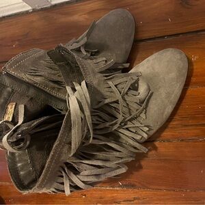 Taos Footwear Women’s Shag Khaki Suede Ankle Boots